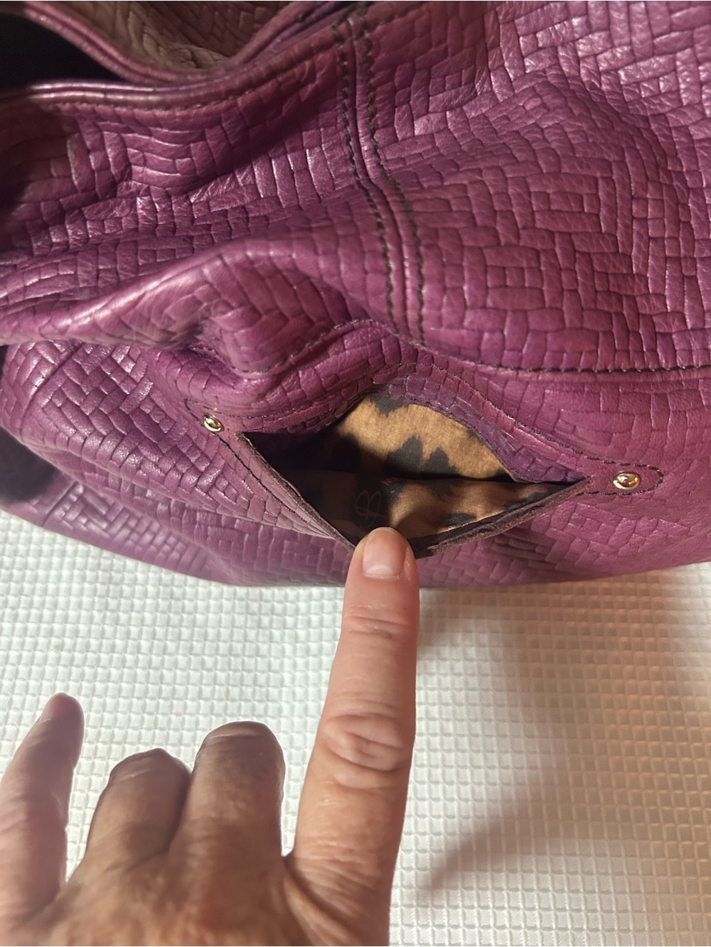 B.Makowsky Plumy Burgandy textured Leather Shoulder Bag, Gold Hardware - Picture 7 of 14